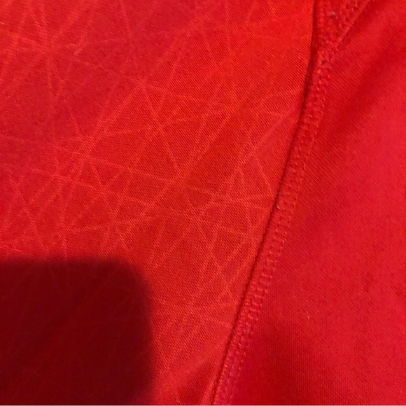 Chicago Bulls Official Hoodie - Nice logo and black contrast in hoodie - Picture 3 of 11